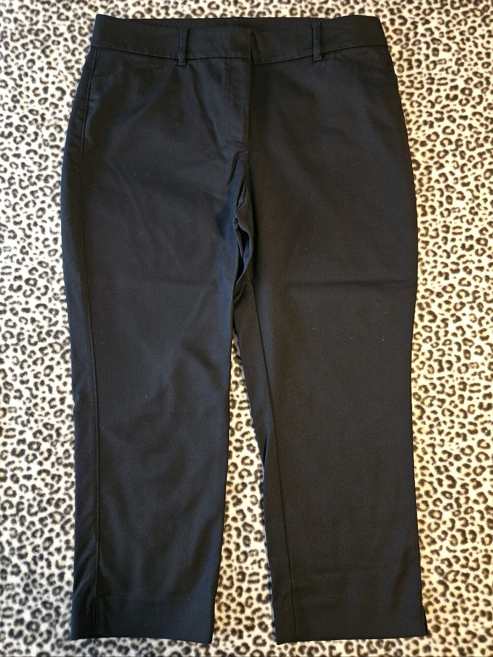 WHBM Solid Black Perfect Form Contour Straight Crop Pants, Size 10, EUC